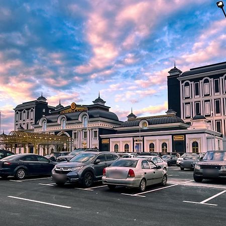 Goldeneye Hotel & Casino Svilengrad Exterior foto The station building